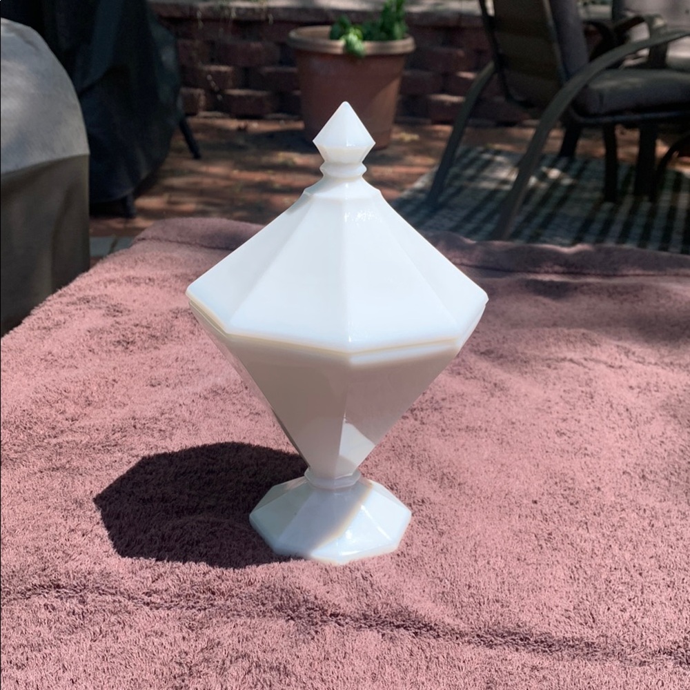 Elegant Westmoreland Glass, milk glass White covered candy dish